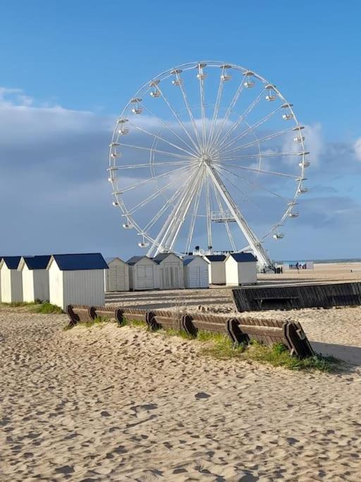 Persea Yourhosthelper Ouistreham